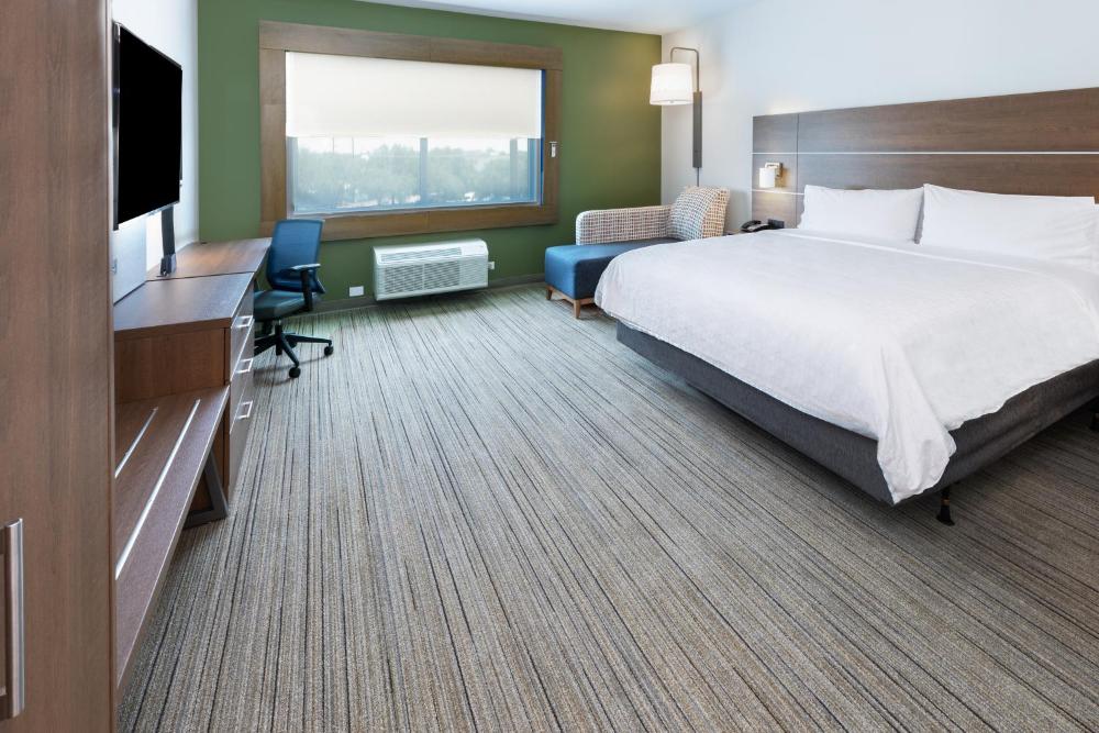 King Room - Mobility Access Tub - Non-Smoking interior
